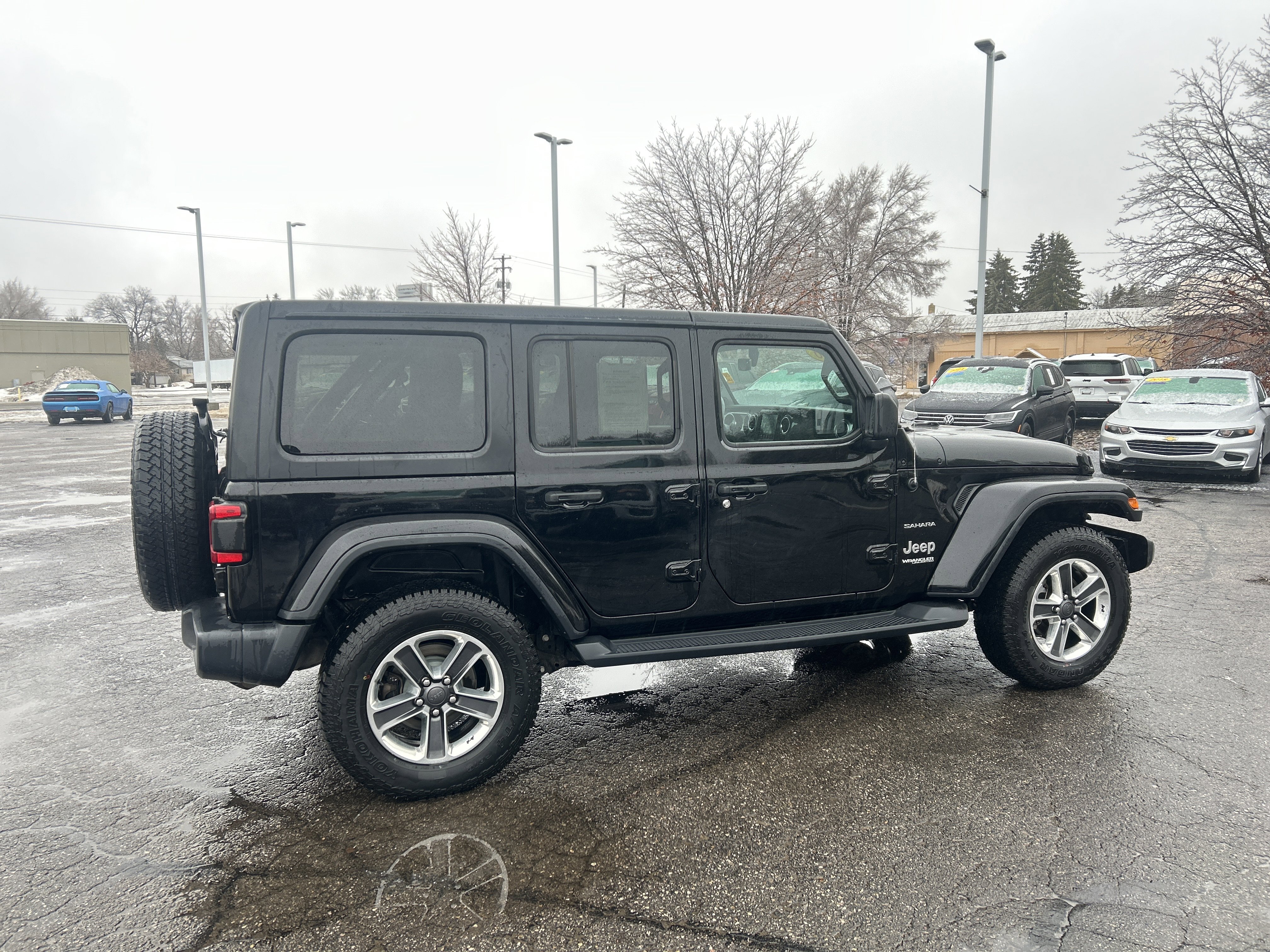 Used 2018 Jeep Wrangler Unlimited Sahara image 3