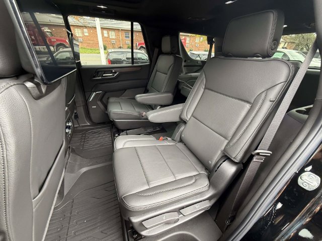 New 2026 GMC Yukon Denali w/ Denali Reserve Package AWD/4WD image 10