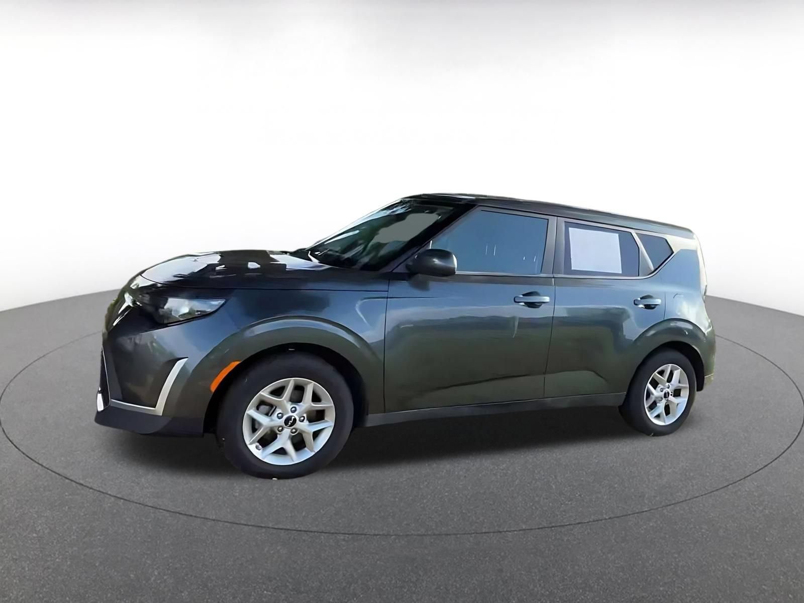 Used 2025 Kia Soul LX w/ LX Technology Package FWD image 7