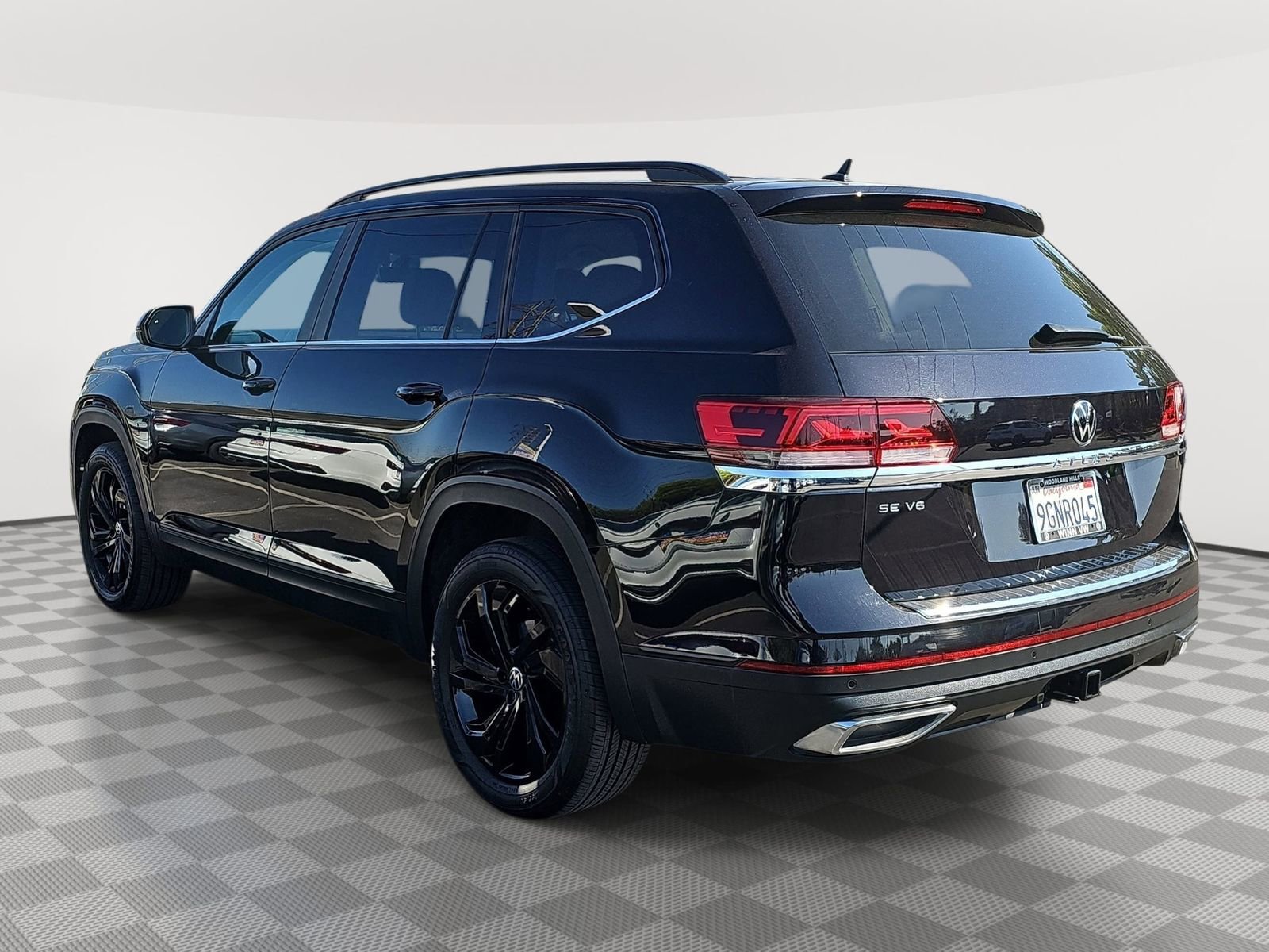 Used 2023 Volkswagen Atlas SE w/ Panoramic Sunroof Package FWD image 7