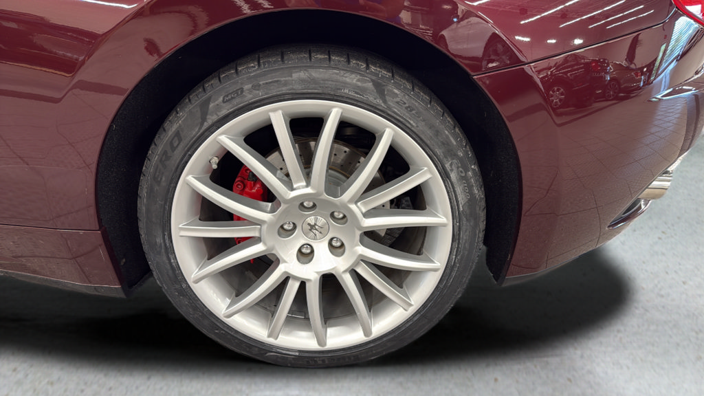 Used 2015 Maserati GranTurismo Convertible RWD image 25