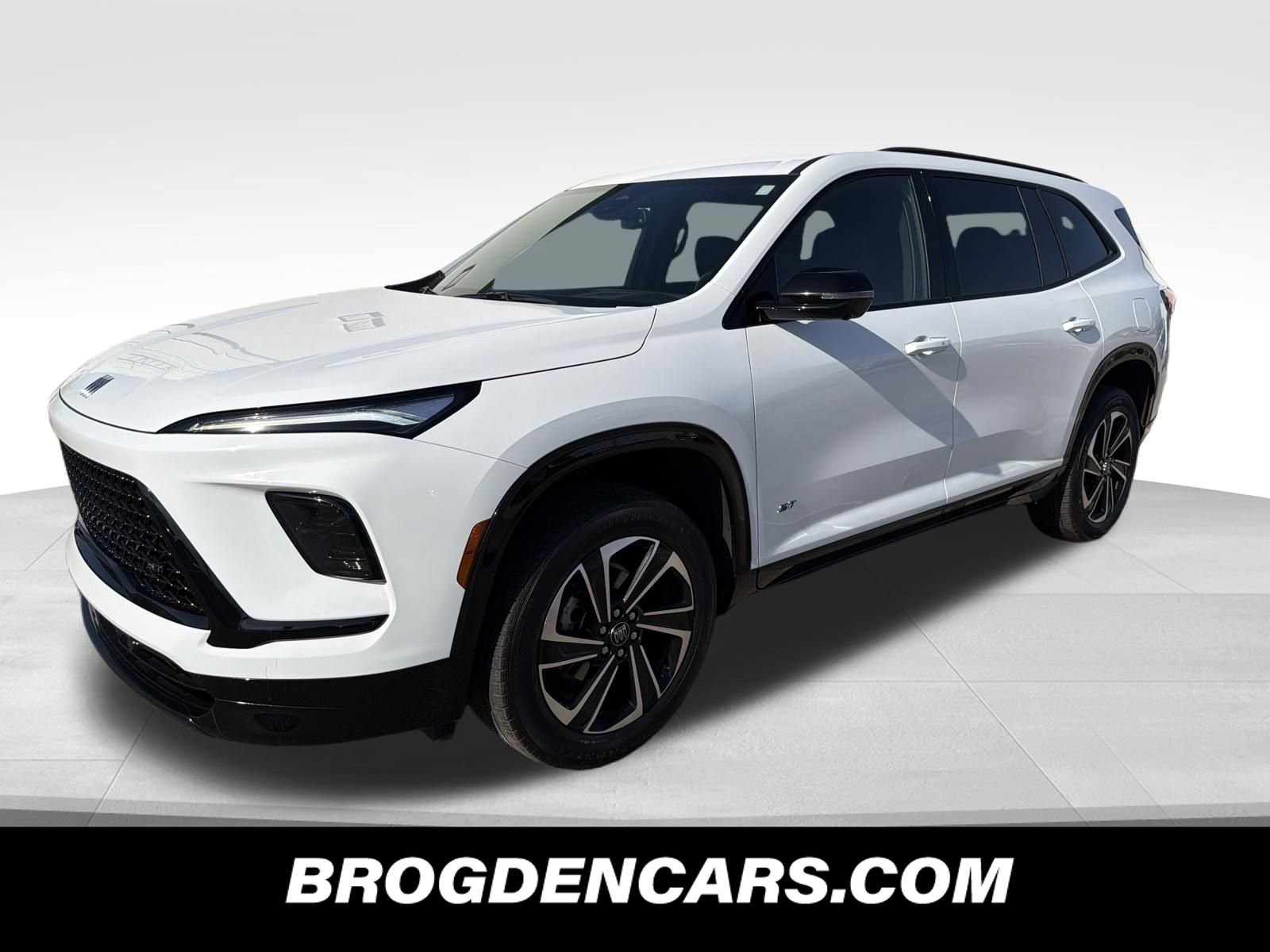 Used 2025 Buick Enclave Sport Touring image 4