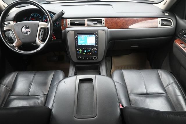 Used 2010 GMC Yukon XL SLT AWD/4WD image 22