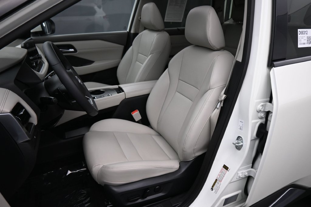 Used 2023 Nissan Rogue SL w/ SL Premium Package FWD image 18