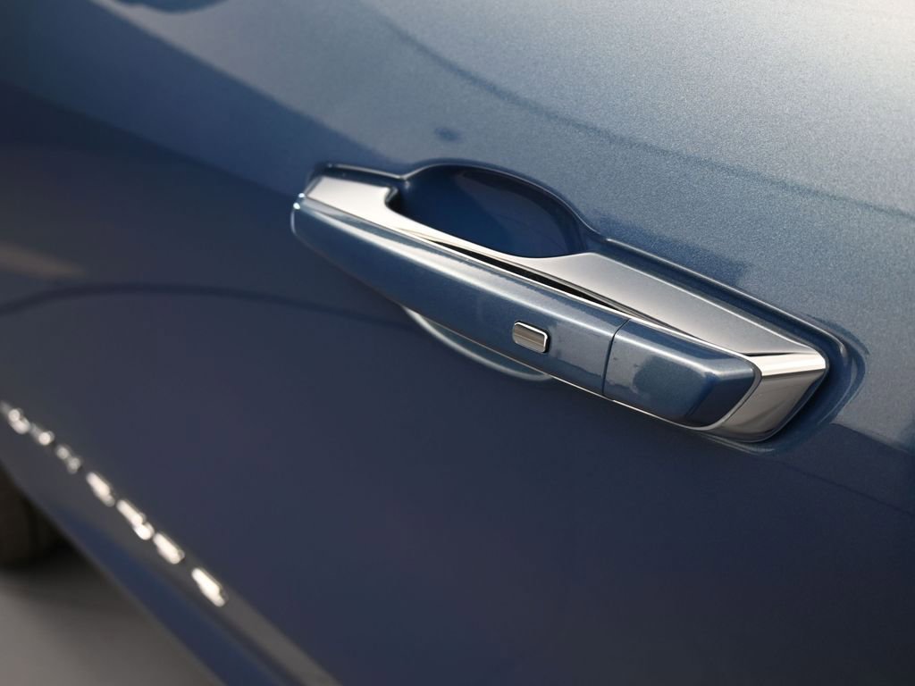 Used 2025 Chevrolet Traverse High Country image 41