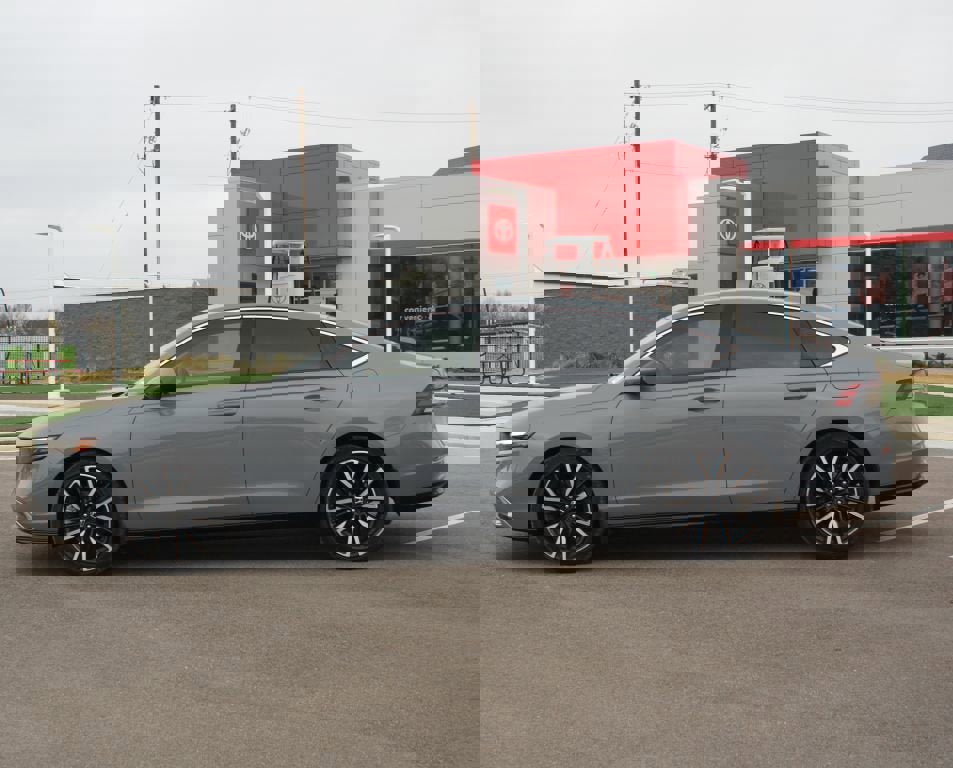 Used 2023 Honda Accord Touring image 13