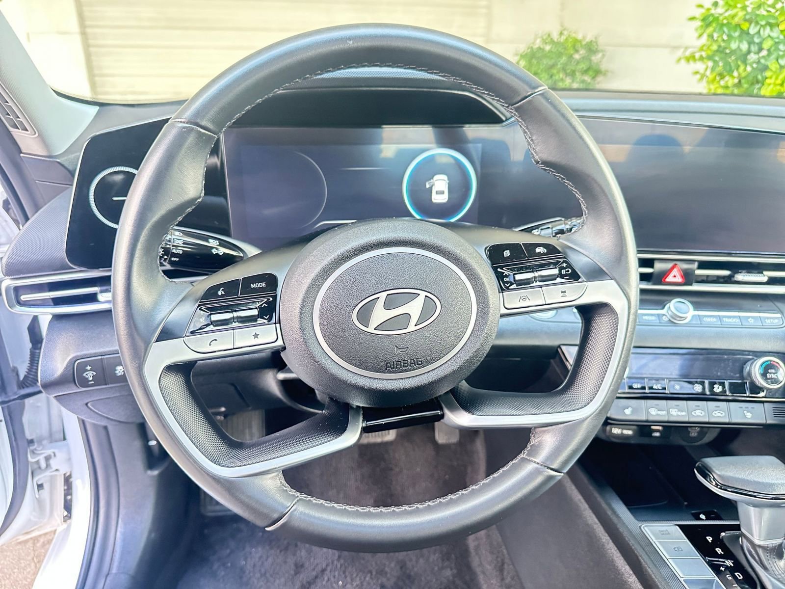 Used 2025 Hyundai Elantra SEL image 30