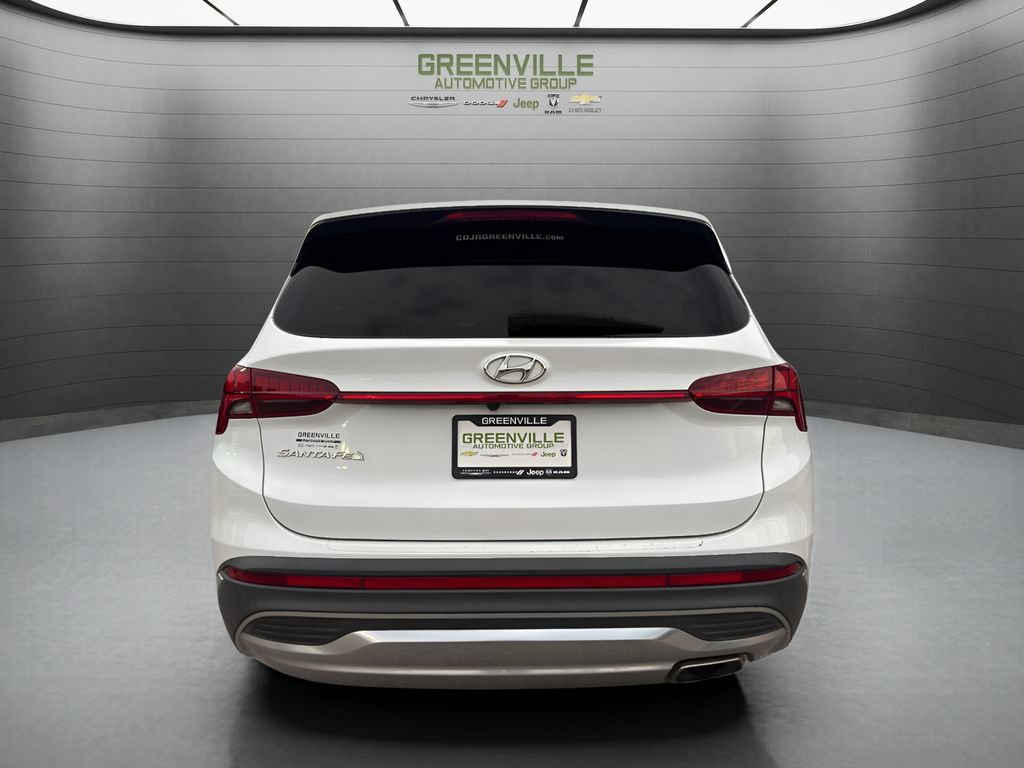 Used 2022 Hyundai Santa Fe SEL w/ Convenience + Premium Package FWD image 4