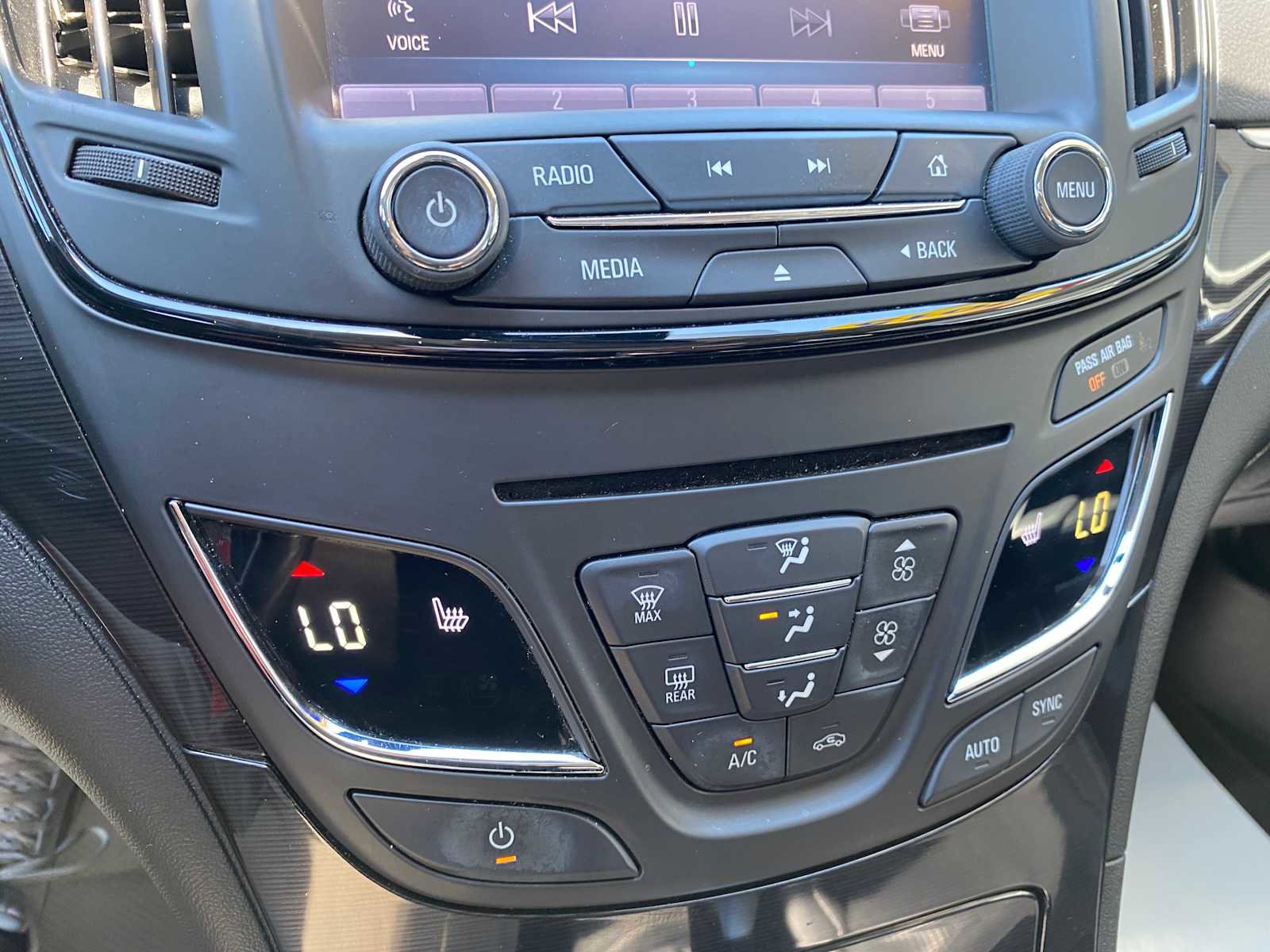 Used 2015 Buick Regal FWD image 23