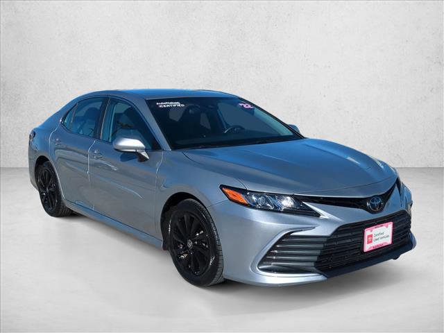 Used 2022 Toyota Camry LE image 3