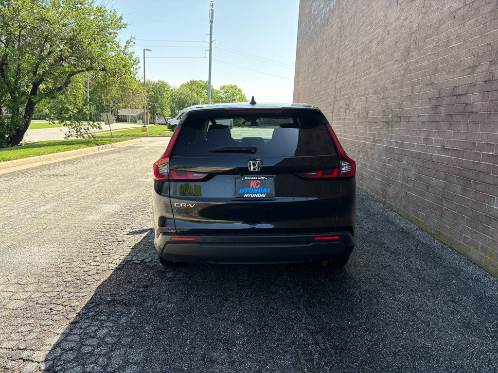 Used 2025 Honda CR-V LX image 4
