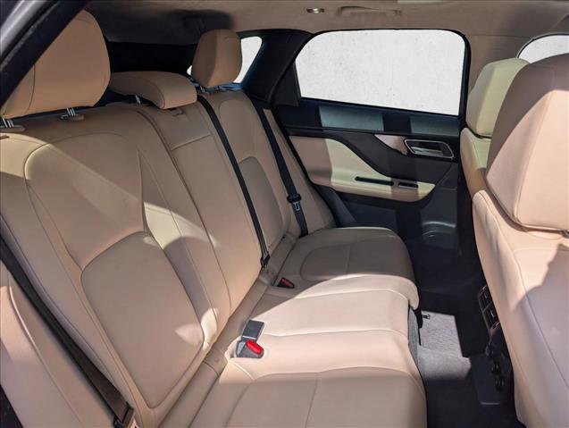 Used 2019 Jaguar F-PACE Premium image 21