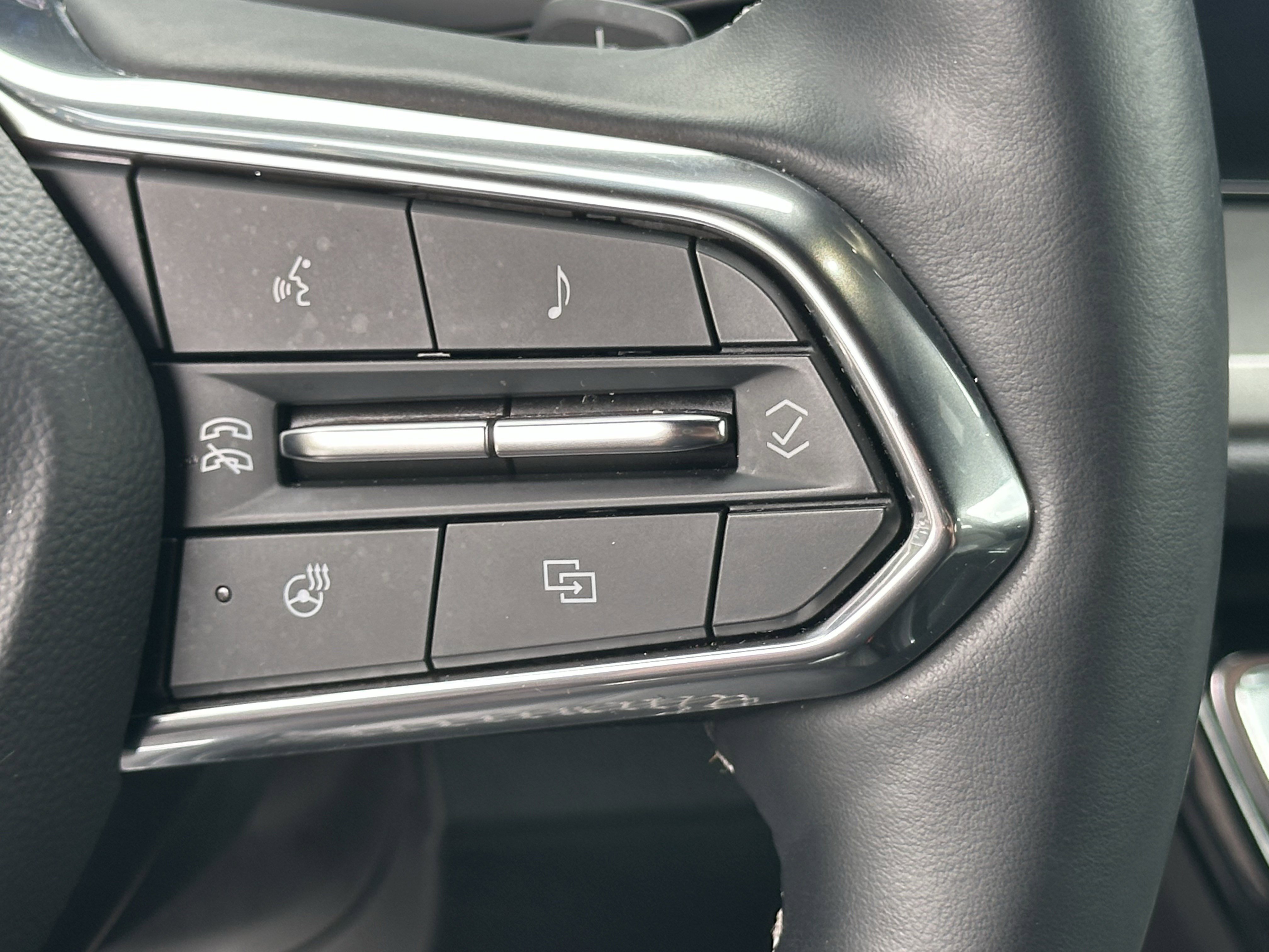 Certified 2025 Chevrolet Traverse LT image 23