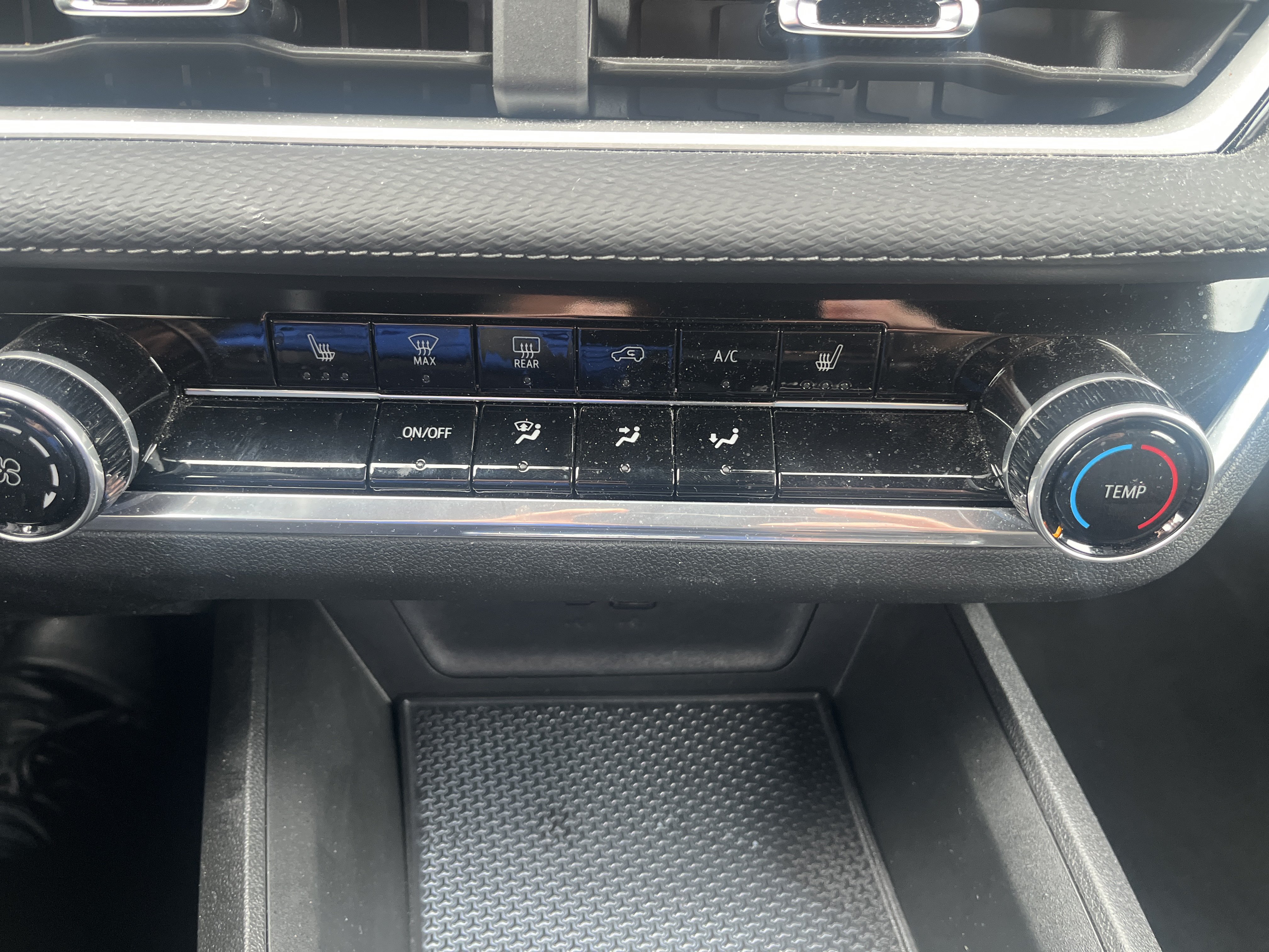 Used 2025 Chevrolet Equinox LT w/ Safety and Technology Package FWD image 26