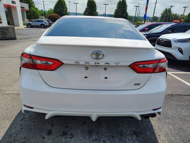 Used 2018 Toyota Camry SE w/ Four Season Floor Mat Package FWD image 5