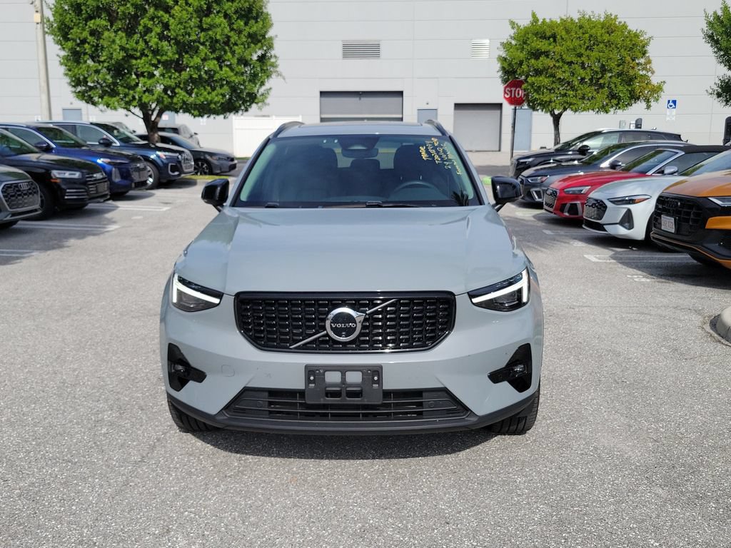 Used 2024 Volvo XC40 B5 Ultimate w/ Climate Package AWD/4WD image 2