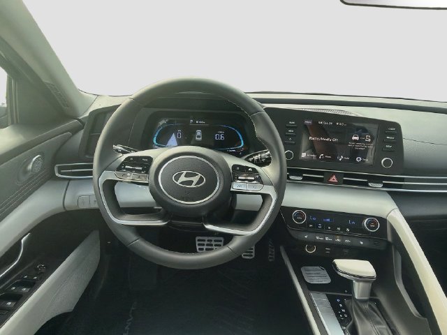 New 2026 Hyundai Elantra SEL Sport FWD image 23