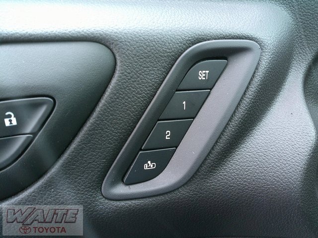 Used 2023 GMC Acadia Denali w/ Denali Ultimate Package image 17