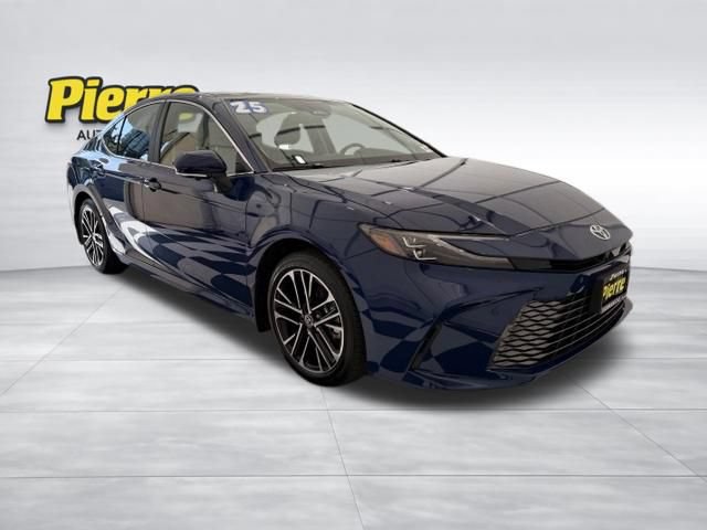 Used 2025 Toyota Camry XLE AWD/4WD image 6