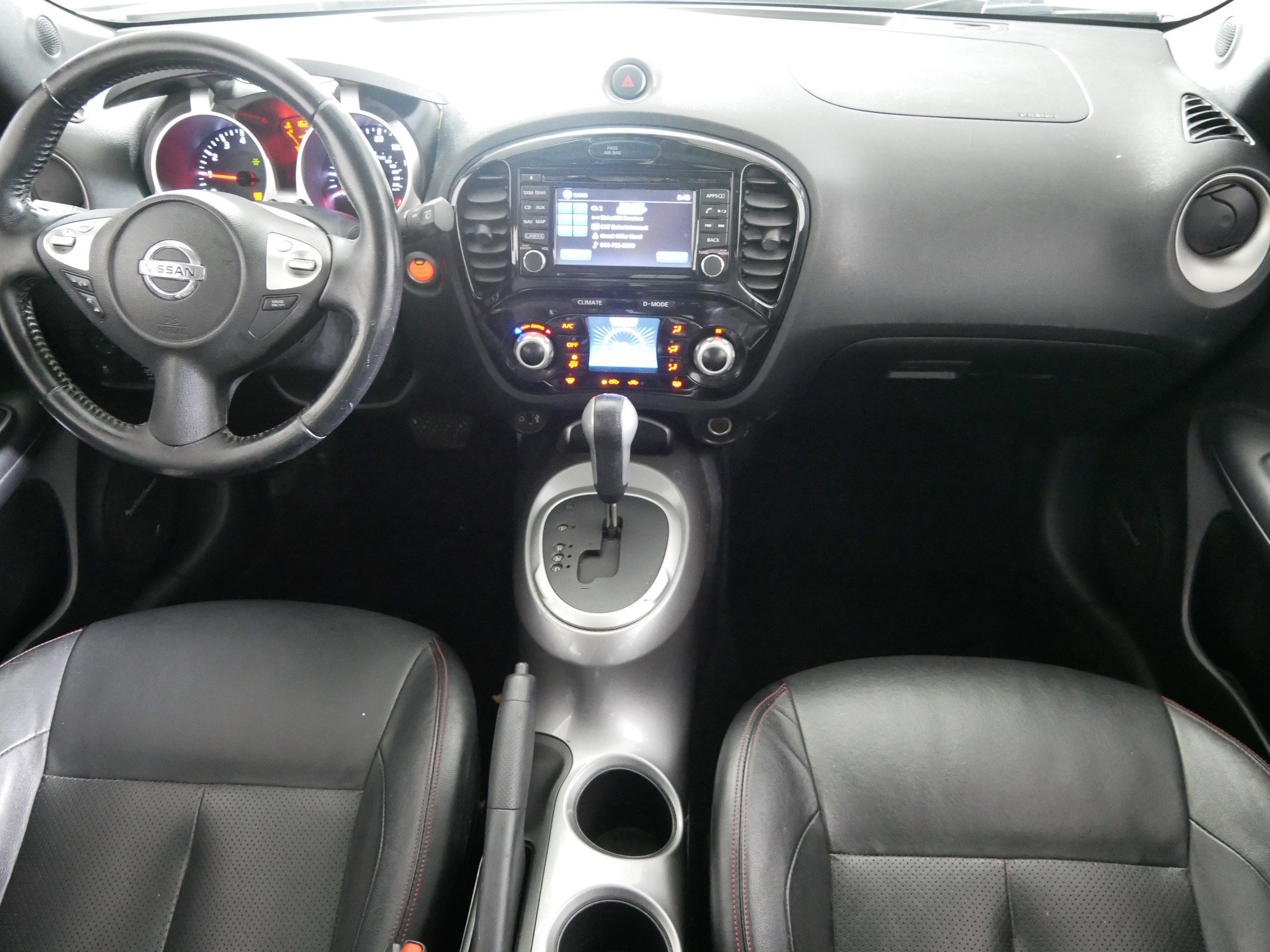 Used 2014 Nissan Juke SL image 10