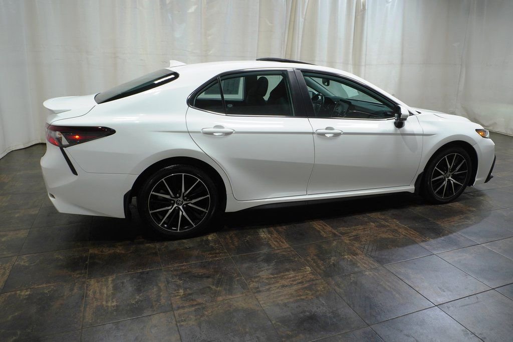 Used 2023 Toyota Camry SE w/ Convenience Package image 4