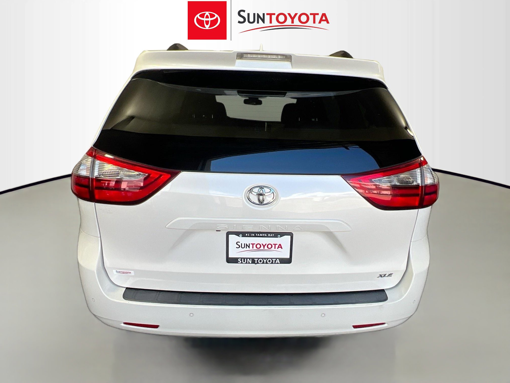 Used 2020 Toyota Sienna XLE image 4