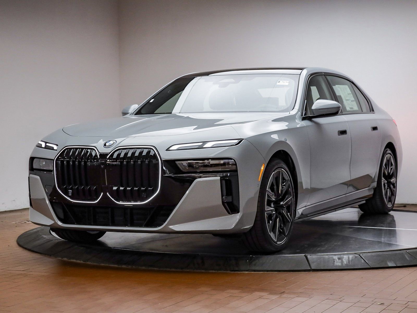 New 2025 BMW i7 xDrive60 w/ Premium Package