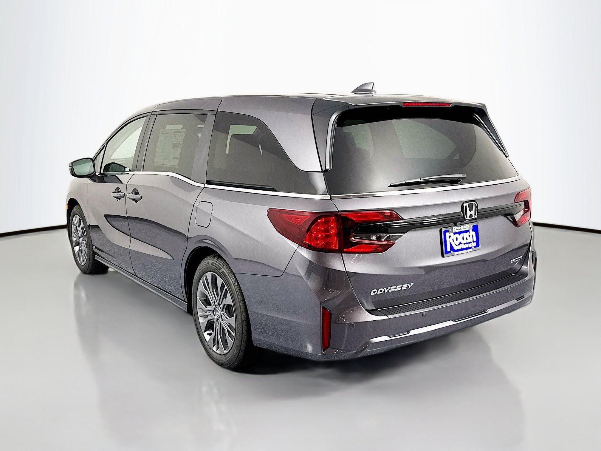New 2026 Honda Odyssey Touring image 7