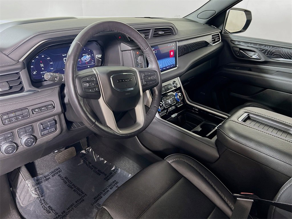 Used 2022 GMC Yukon Denali w/ Advanced Technology Package image 10