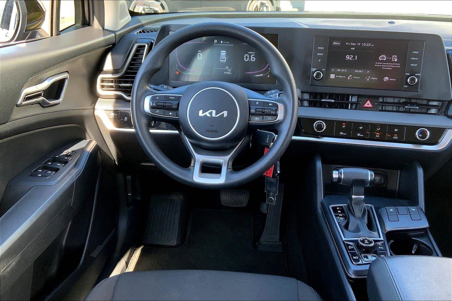 Used 2024 Kia Sportage LX image 5