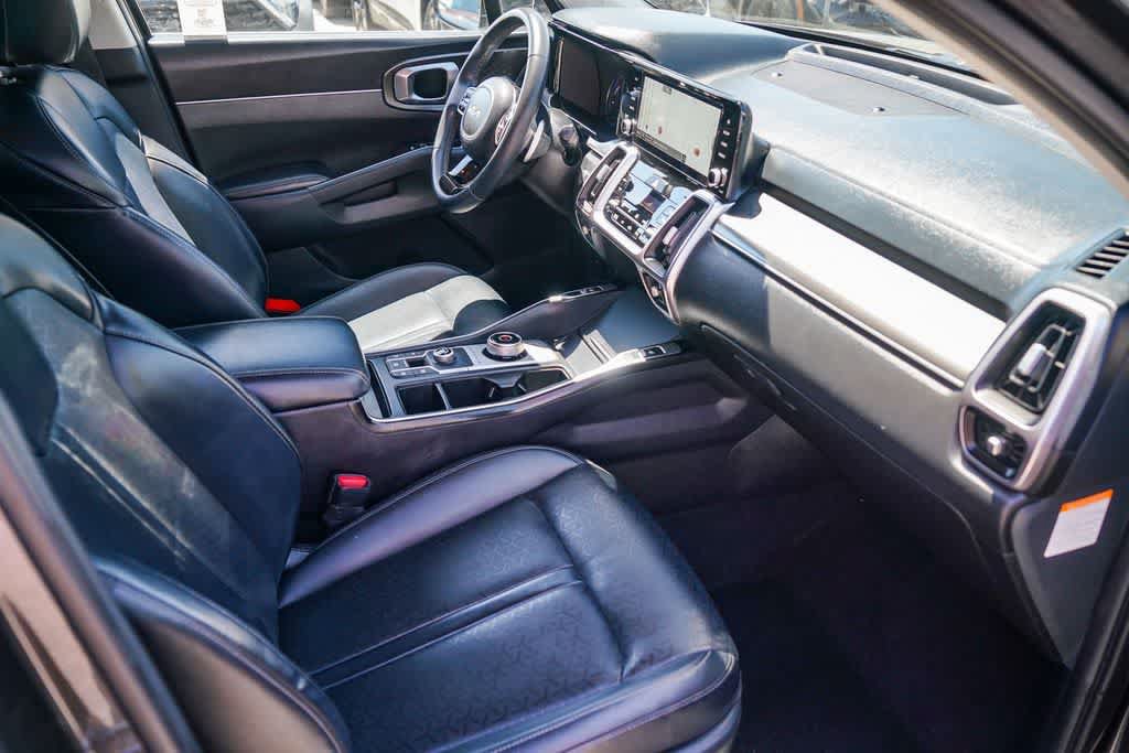 Certified 2023 Kia Sorento EX FWD image 15
