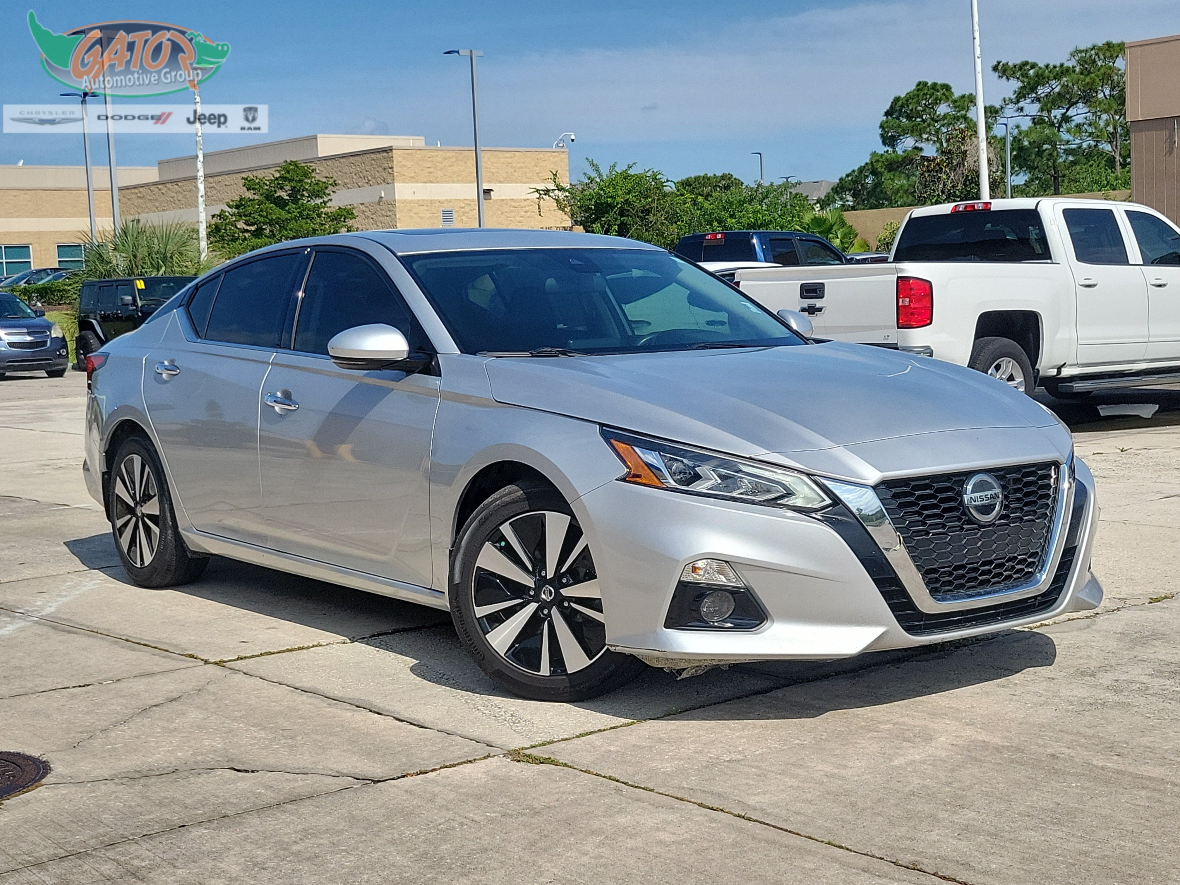 Used 2022 Nissan Altima 2.5 SL FWD image 1