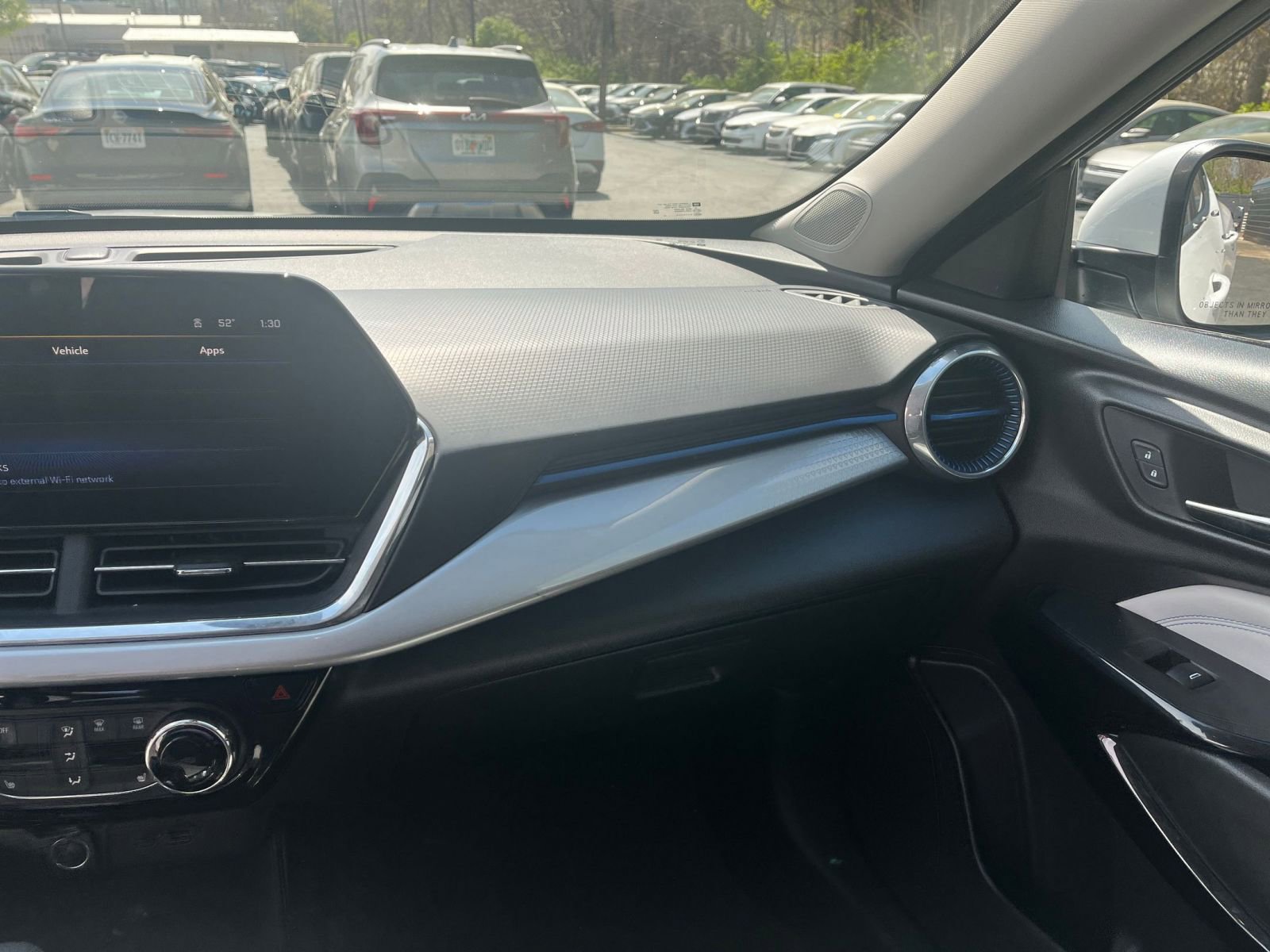 Used 2025 Chevrolet Trax LT w/ LT Convenience Package FWD image 30