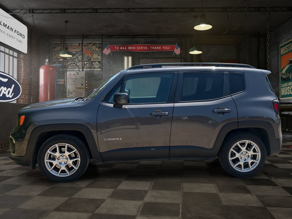 Used 2021 Jeep Renegade Latitude FWD image 3