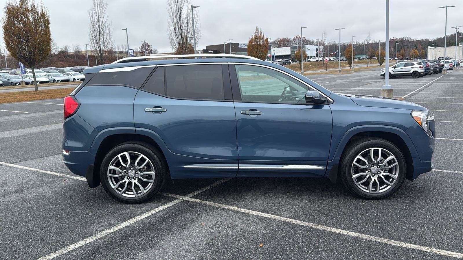 Used 2024 GMC Terrain Denali w/ Denali Premium Package image 4