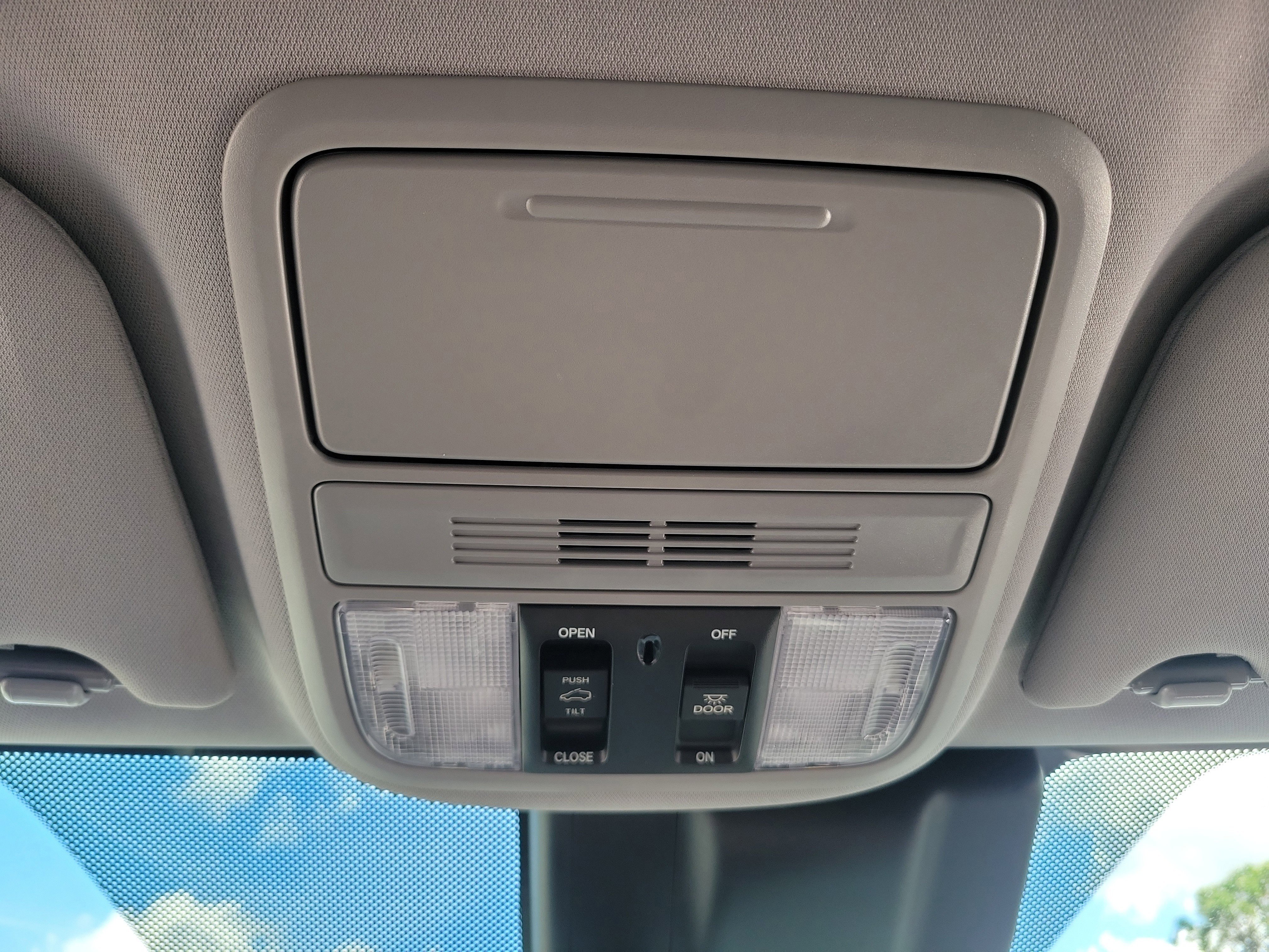 Used 2018 Honda Odyssey EX-L image 22