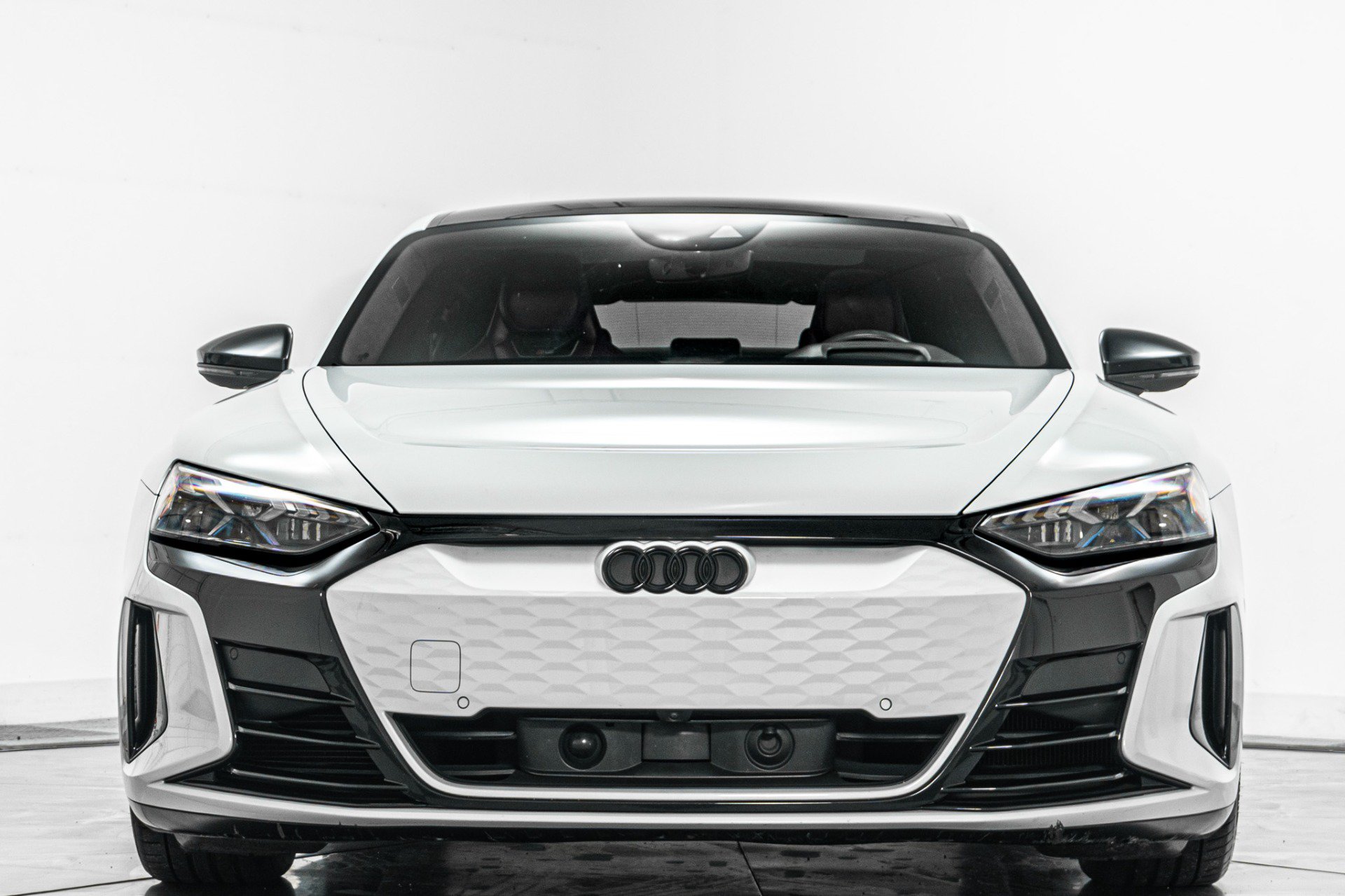 Used 2023 Audi RS e-tron GT w/ Carbon Performance Package AWD/4WD image 4
