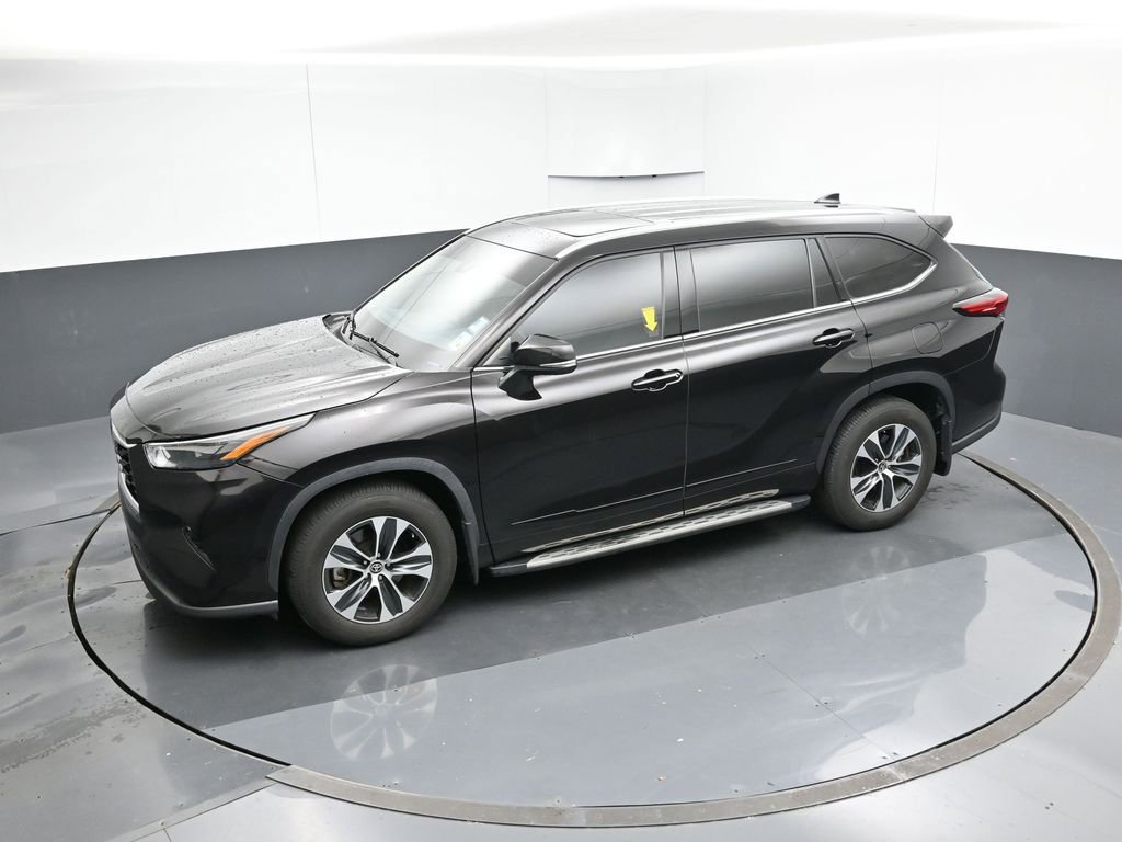 Used 2022 Toyota Highlander XLE image 48