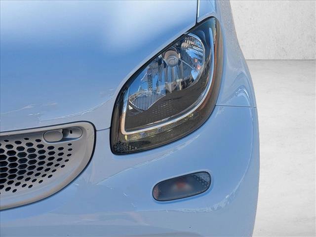 Used 2016 smart fortwo pure image 9