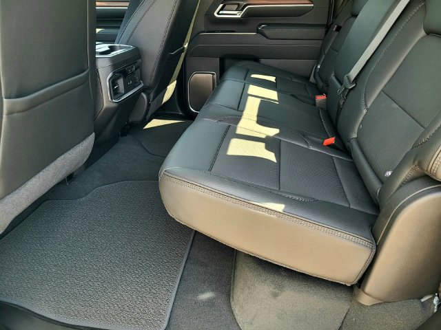 New 2026 GMC Sierra 2500 Denali w/ Denali Reserve Package AWD/4WD image 11