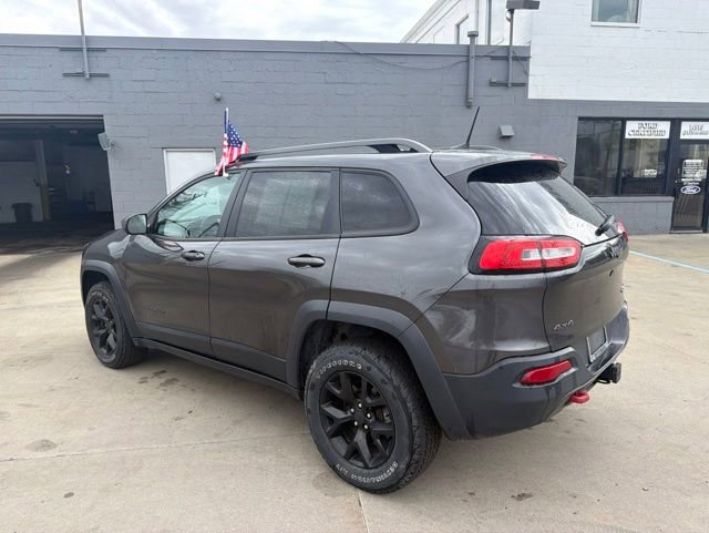 Used 2017 Jeep Cherokee Trailhawk w/ Cold Weather Group AWD/4WD image 5