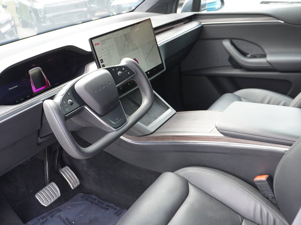 Used 2022 Tesla Model X image 33