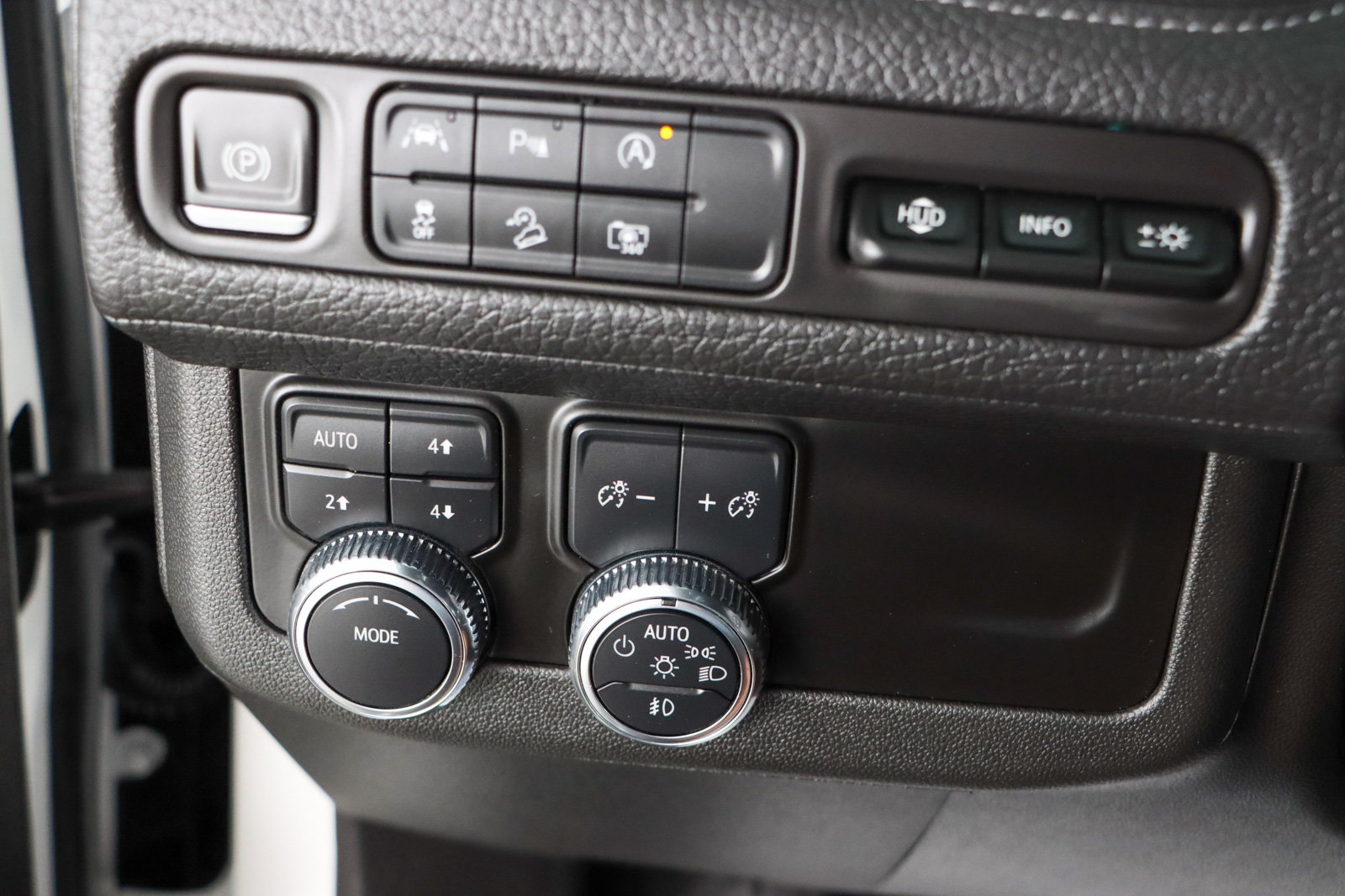 Used 2023 GMC Yukon Denali AWD/4WD image 23