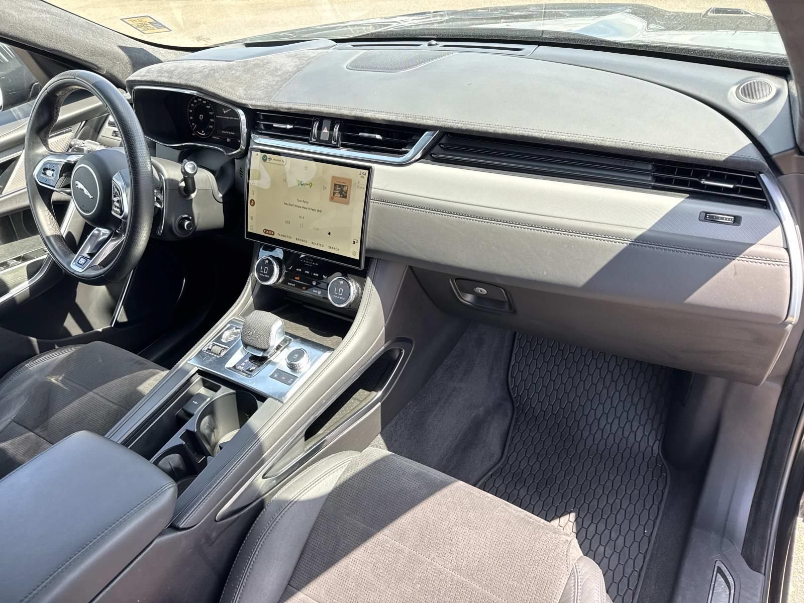 Used 2023 Jaguar F-PACE SVR AWD/4WD image 13