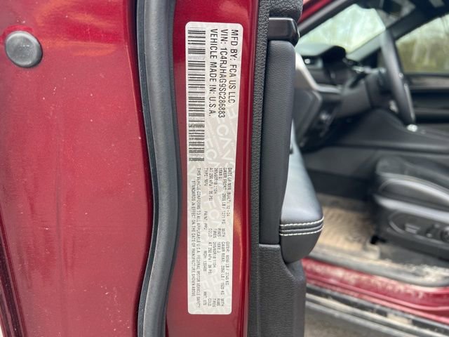 Used 2025 Jeep Grand Cherokee Altitude image 22