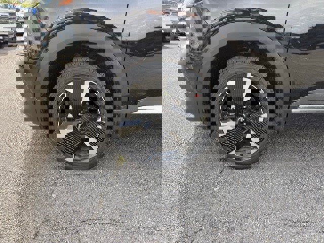 New 2026 Nissan Kicks SR w/ Cold Weather Package image 9