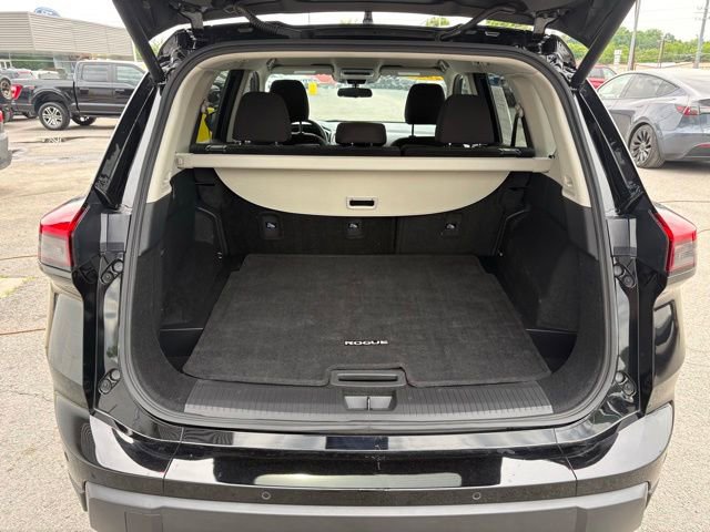 Used 2024 Nissan Rogue SV FWD image 36