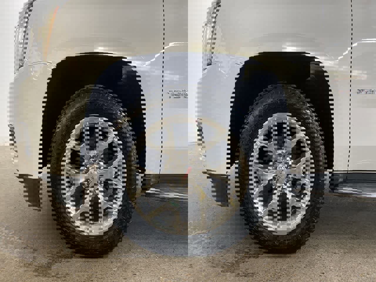 Used 2015 GMC Yukon SLT w/ Open Road Package image 11