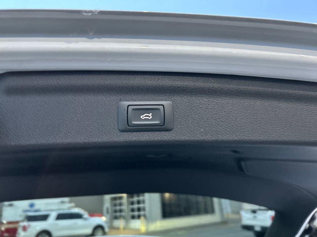 Used 2025 Audi Q3 2.0T Premium image 28