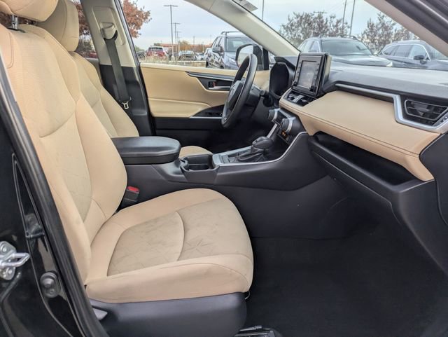 Used 2019 Toyota RAV4 XLE image 32